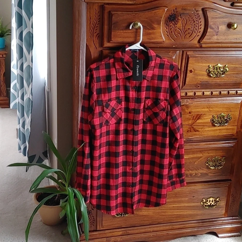🍁NWT Women's Red & Black Plaid Button Down Shirt - Picture 3 of 7